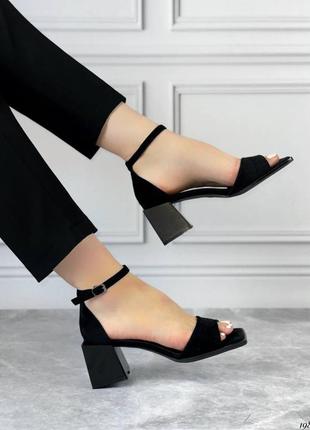 Босоножки на кольца