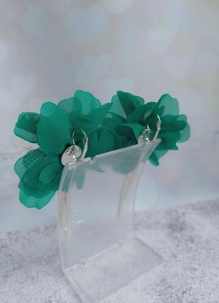 Смарагдові квіткові сережки з стразами ручної роботи4 фото