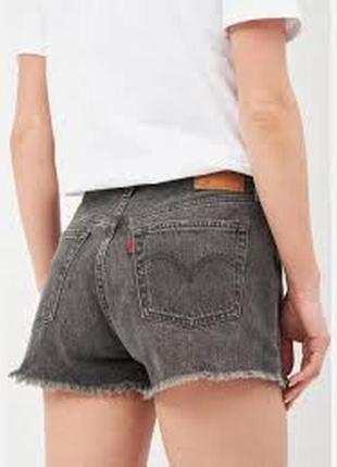 Базовые джинсовые шорты levi’s 501 черного цвета1 фото