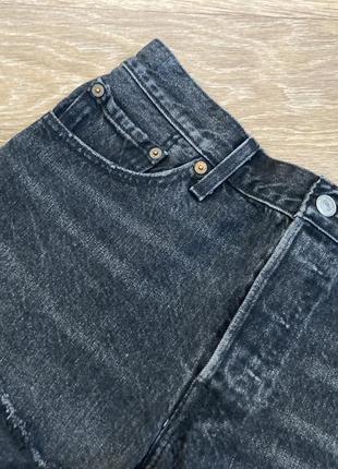 Базовые джинсовые шорты levi’s 501 черного цвета4 фото