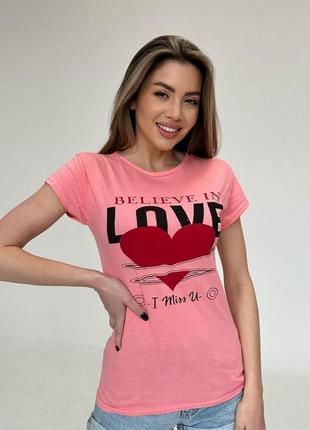 Коралловая хлопковая футболка с сердечками и надписью
