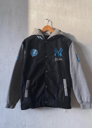 Бомбер куртка на літо new era yankees new york  majestic athletic з капюшоном та патчами1 фото