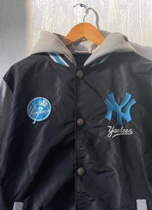 Бомбер куртка на літо new era yankees new york  majestic athletic з капюшоном та патчами2 фото