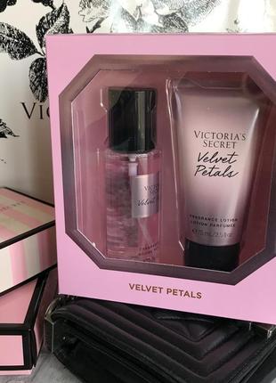 Набор подарок victoria’s secret velvet petals duo set gift box1 фото