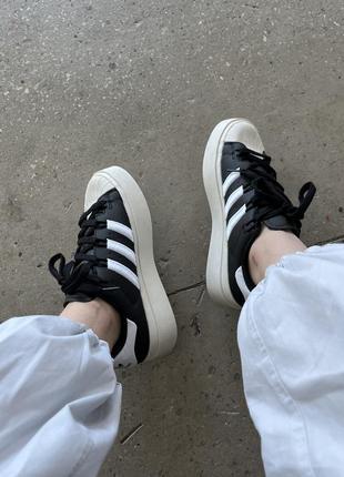 Шикарные женские кроссовки на платформе adidas superstar bonega black чёрные с белым9 фото