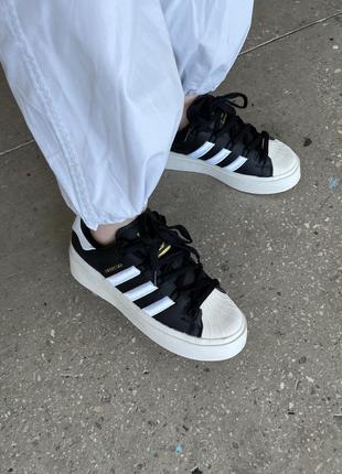 Шикарные женские кроссовки на платформе adidas superstar bonega black чёрные с белым10 фото