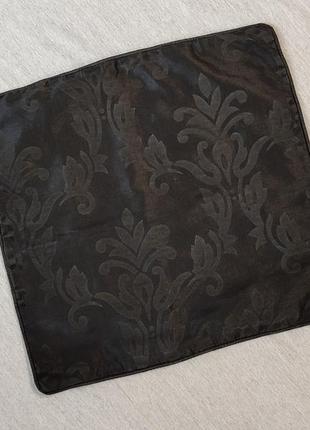 Чорна декоративна наволочка з визерунком 45*451 фото
