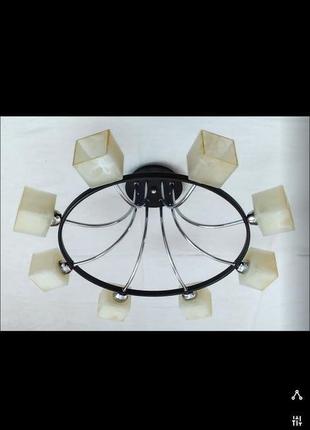 Велика люстра на 8 плафонів