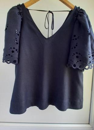 Ann taylor блузка
ширина подмышки 48 п/о
длина от плеча 56
ширина низу н/о 57