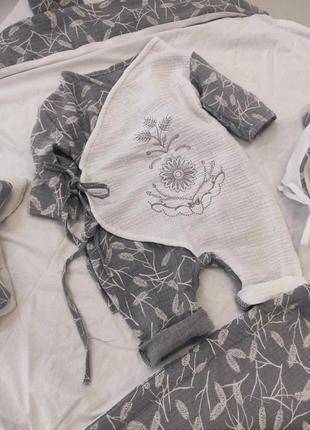 Комплект одежды для новорожденных на выписку, серый4 фото