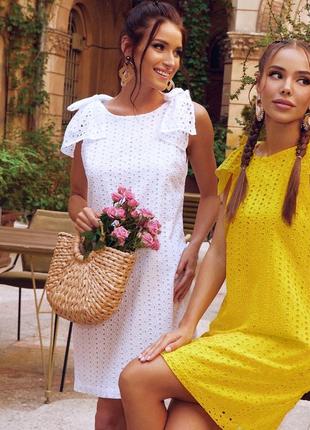 Нежное платье из прошвы, дополнено бантами🌼