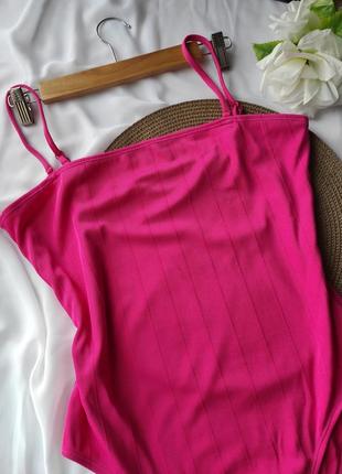 Яркий слитный купальник в рубчик по фигуре в утяжеленную удобную монокины розовый купальник3 фото