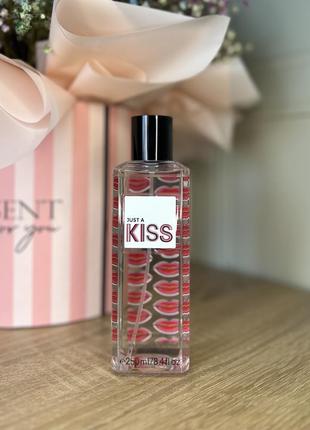 Спрей victoria’s secret just a kiss оригінал