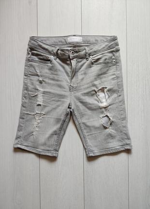 Джинсовые шорты с дирками