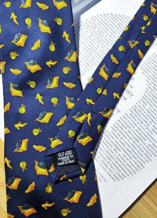 Bally швейцарський люксовий бренд
шовкова краватка з оригінальним принтом5 фото