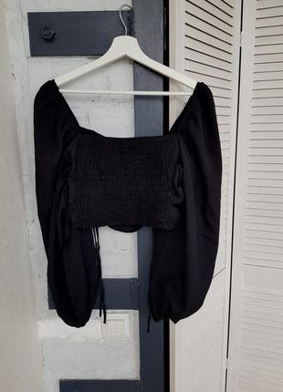 Черная укороченная блузи с драпировками urban bliss8 фото