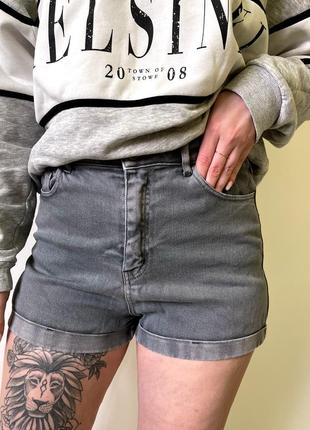 Жіночі джинсові шорти фірми tally weijl