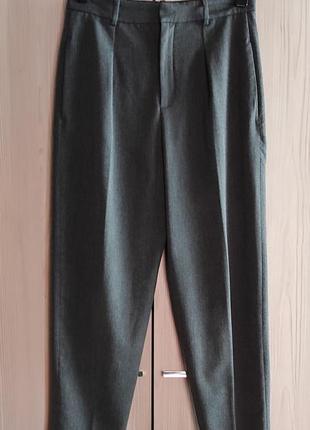 Zara серые брюки с защипами м6 фото