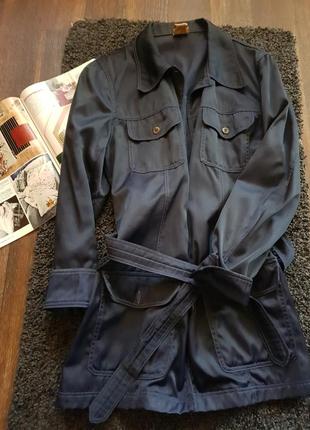 Темно-синій плащ