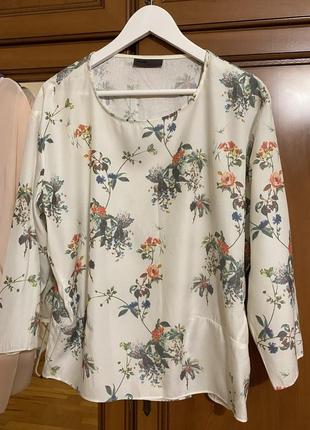 Блуза с цветочным принтом