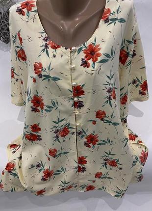 Нежная рубашка с жемчужными пуговицами