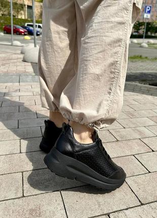 Стильные черные летние кроссовки женские перфорация кожаные/кожа-женское обувьное лето 20233 фото