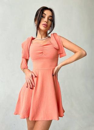 Красивое платье персикового цвета6 фото