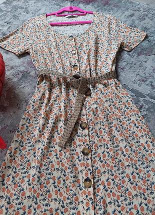 Бежевое платье на пуговицах спереди в принт одуванчики tu ( размер 10-12)3 фото
