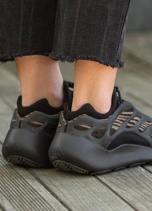 Популярні чоловічі кросівки adidas yeezy boost 700 v3 🆕 ізі буст 7007 фото