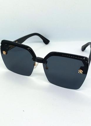 Окуляри жіночі сонцезахисні