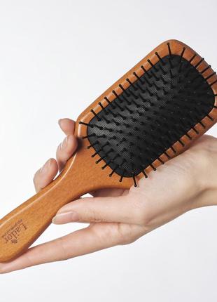 Деревянная расческа для волос lador middle wooden paddle brush4 фото