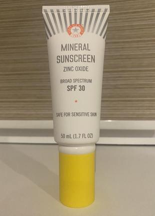 Сонцезахисний крем first aid beauty - weightless liquid mineral sunscreen spf 301 фото
