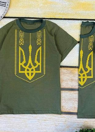 Футболка.