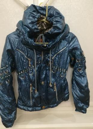 Размер s. курточка на девочку подросток.