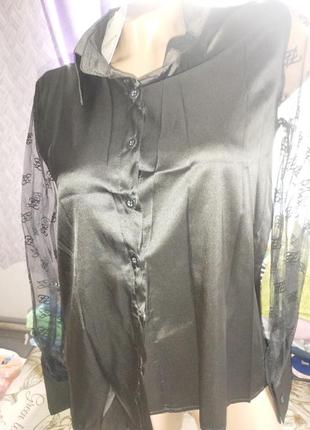 Блуза атласна з гіпюровими рукавами