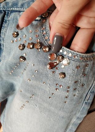Джинси з камінням та стразами silvian heach