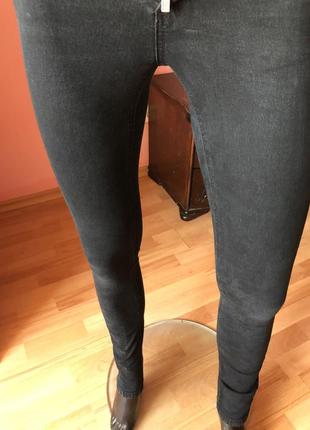 Очень стильные джинсы с высокой талией tight v 23\32