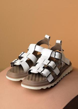 Стильные бежевые сандалии/босоножки с ремнями на бежевой подошве женские кожаные/кожа летние,женская обувь на лето 2023-20243 фото