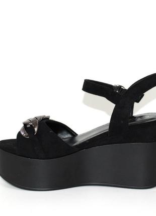 Стильные черные босоножки на танкетке/платформе замшевые с цепью женские – женская обувь на лето5 фото