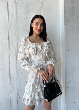 Женское платье в цветочный принт