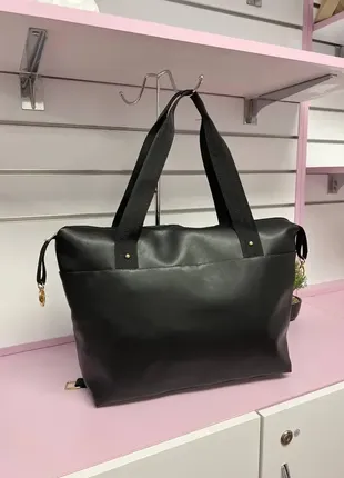Черная стильная большая вместительная универсальная сумка на молнии4 фото