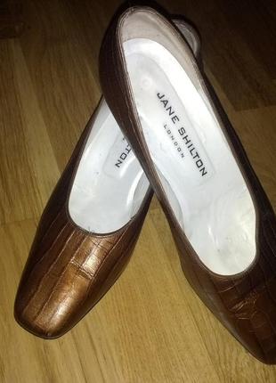 Шкіряні туфлі під крокодила від jane shilton., устілка-26см.