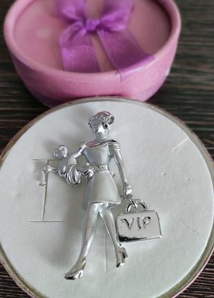 Брошка-віса мама