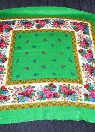 Зеленая косынка хустка с цветами и люрексом