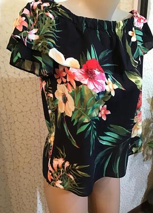 Красива блуза на плечі віскоза 100%