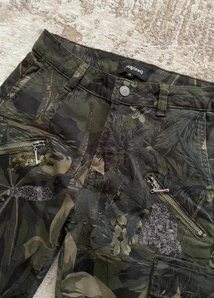 Джинсы брюки скинни с высокой посадкой desigual милитари хаки с пайетками