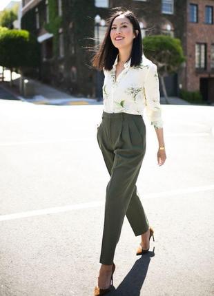 Брюки хаки с защелками