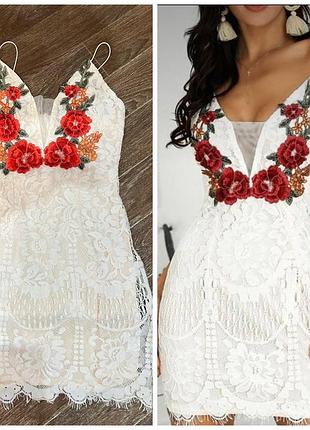 Продам красивое платье с вышивкой