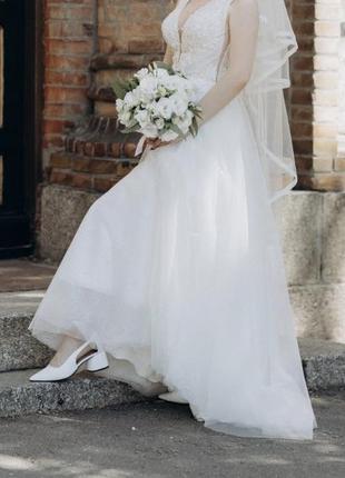 Дуже красива весільна сукня з блиском розмір с м шикарний корсет