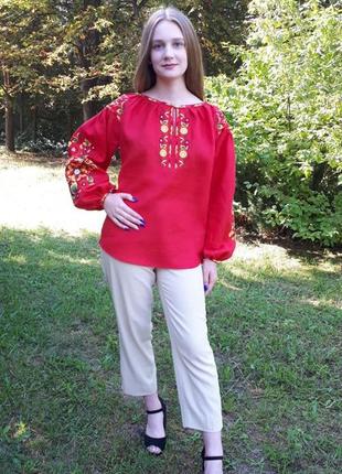 Дизайнерська жіноча вишиванка з натурального льону насиченого червоного кольору.4 фото